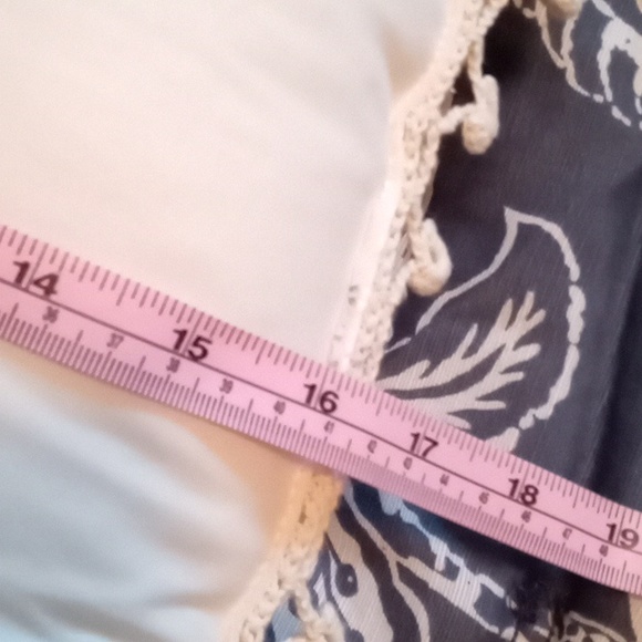 Beautiful Crochet Cream Cushion - Picture 8 of 8